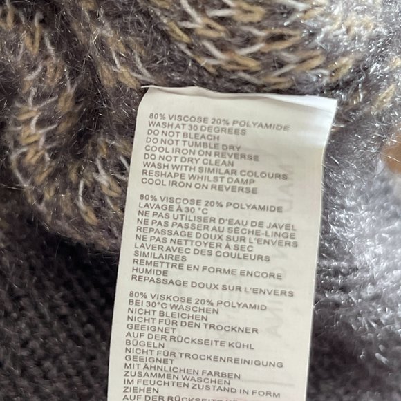 Boohoo ultra plush women’s sweater in animal print theme size small. - Picture 7 of 9